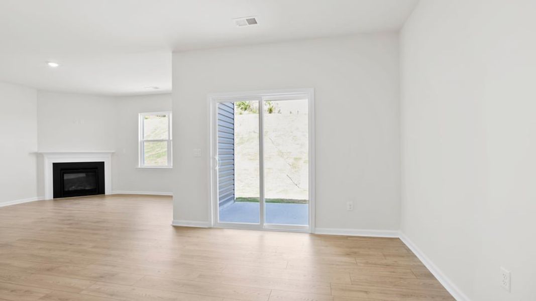 Spacious, unfurnished interior of a new home in Hunters Ridge, Woodruff (Image 26).