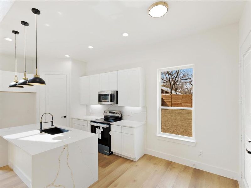 Furnished interior view inside a new home in , Dallas (Image 8).