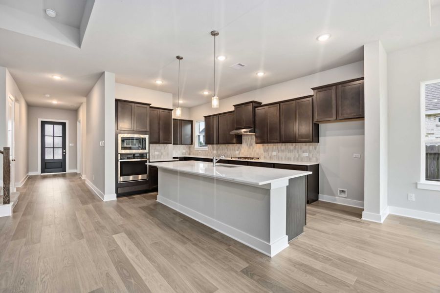 Furnished interior view inside a new home in Canterra Creek  60', Rosharon (Image 7).