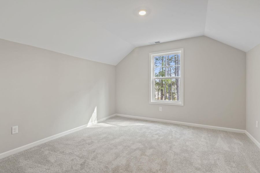 Spacious, unfurnished interior of a new home in White Oak Estates, Conway (Image 35).