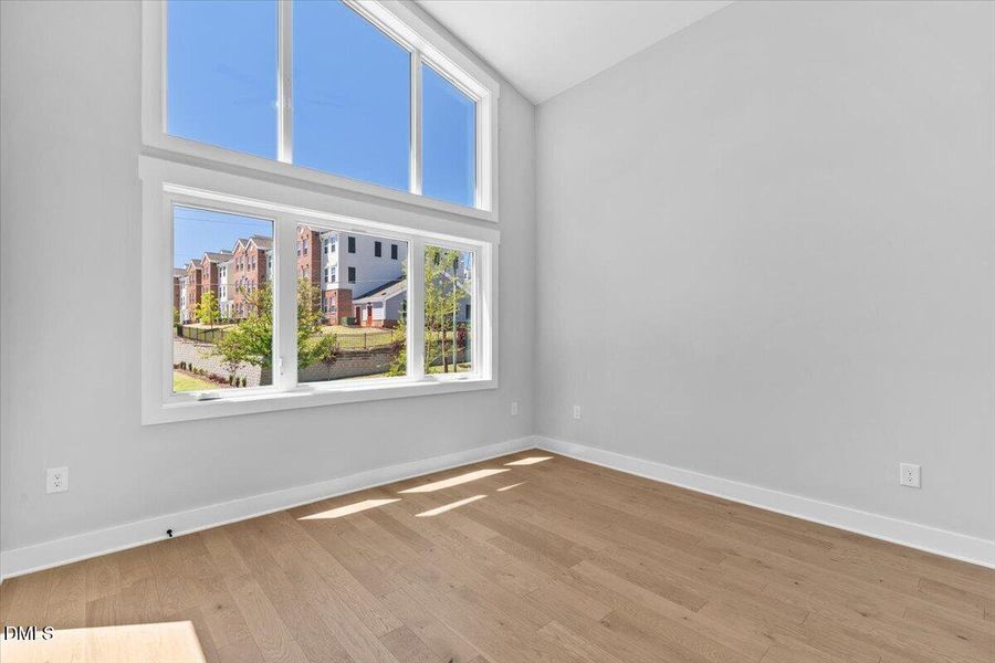 42-543 Bragg St