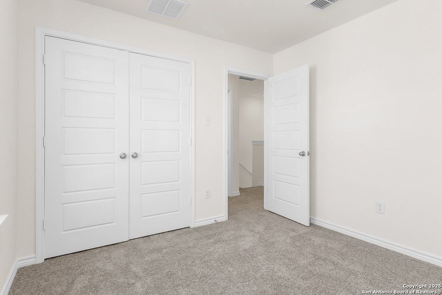 Spacious, unfurnished interior of a new home in Spanish Trails Villas, San Antonio (Image 8).