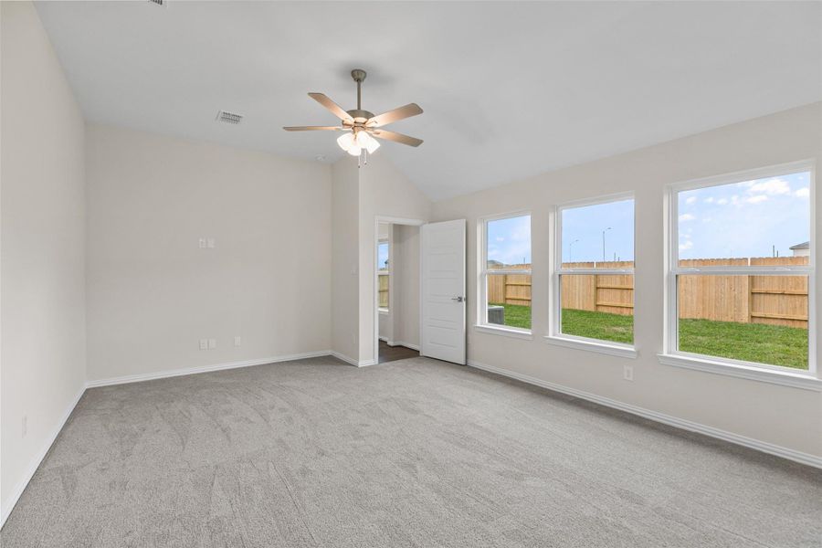 Spacious, unfurnished interior of a new home in Aldeana, Bonney (Image 30).