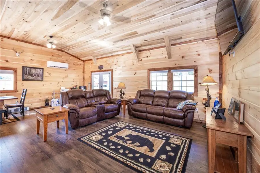 Community amenities in , Jasper (Image 27).