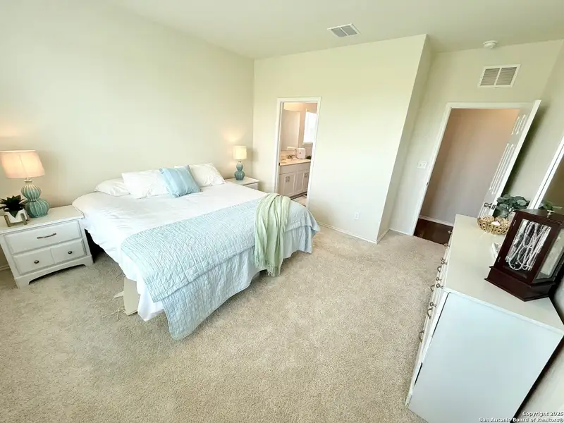 Furnished interior view inside a new home in Winding Brook, San Antonio (Image 11). Furnished interior view inside a new home in Winding Brook, San Antonio (Image 11).