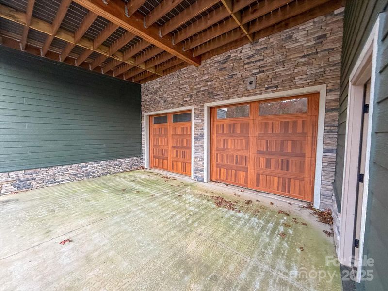 Exterior details and patio area of a home in , Lake Lure (Image 8).
