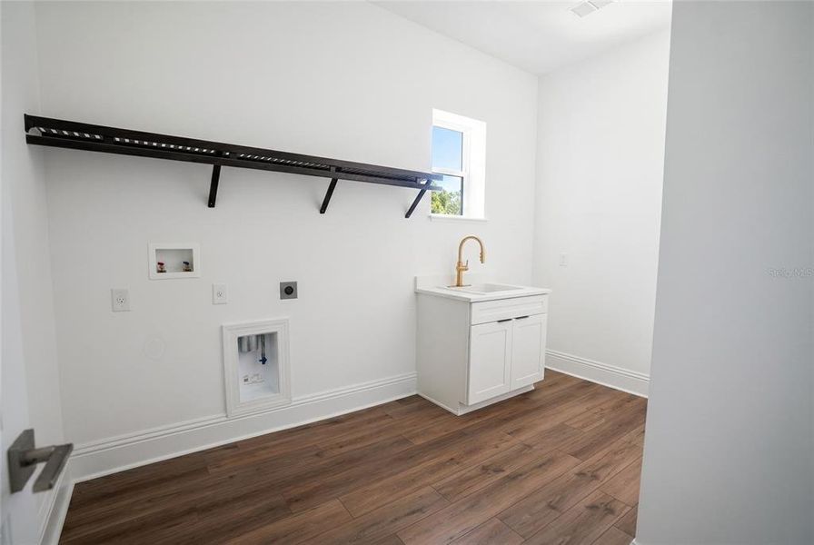 Spacious, unfurnished interior of a new home in , Montverde (Image 53).