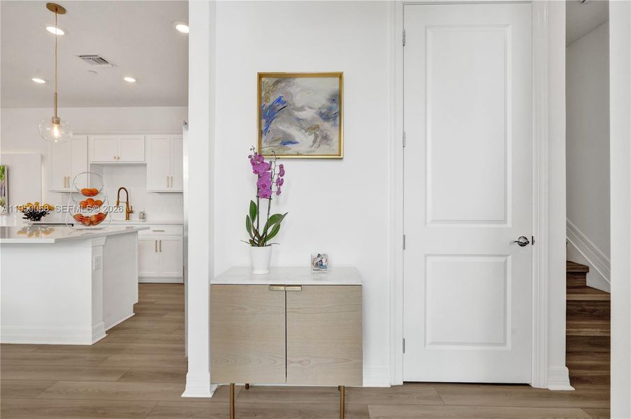 Furnished interior view inside a new home in , Plantation (Image 59).