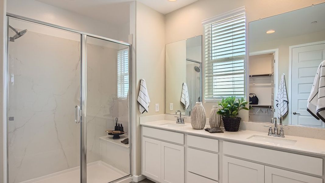 3526 Carlsbad Owners Bath 1of2 F2 Base4 3526 Carlsbad Owners Bath 1of2 F2 Base4