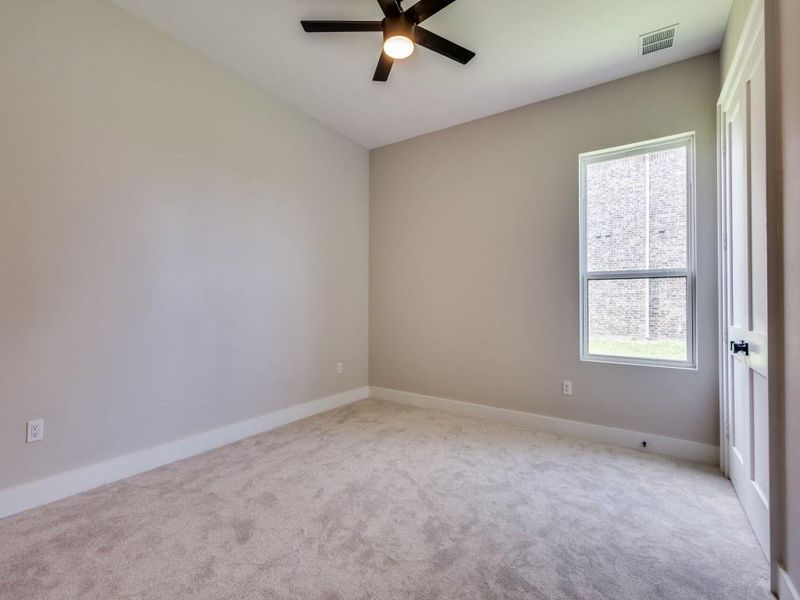 Spacious, unfurnished interior of a new home in , Gunter (Image 23).