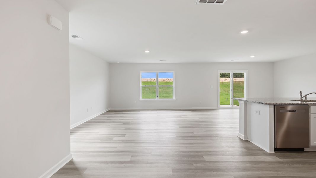 Spacious, unfurnished interior of a new home in Durbin Meadows, Fountain Inn (Image 12).