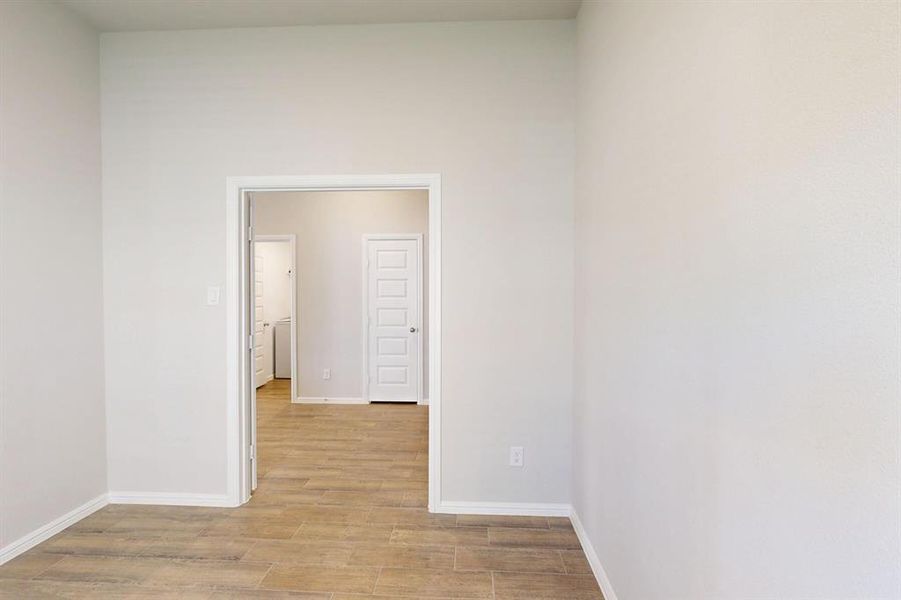 Spacious, unfurnished interior of a new home in Mobberly Farms, Pilot Point (Image 8).
