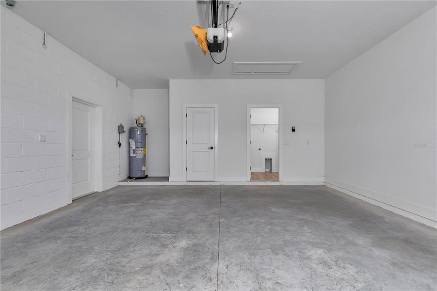 Spacious, unfurnished interior of a new home in , Umatilla (Image 24). Spacious, unfurnished interior of a new home in , Umatilla (Image 24).
