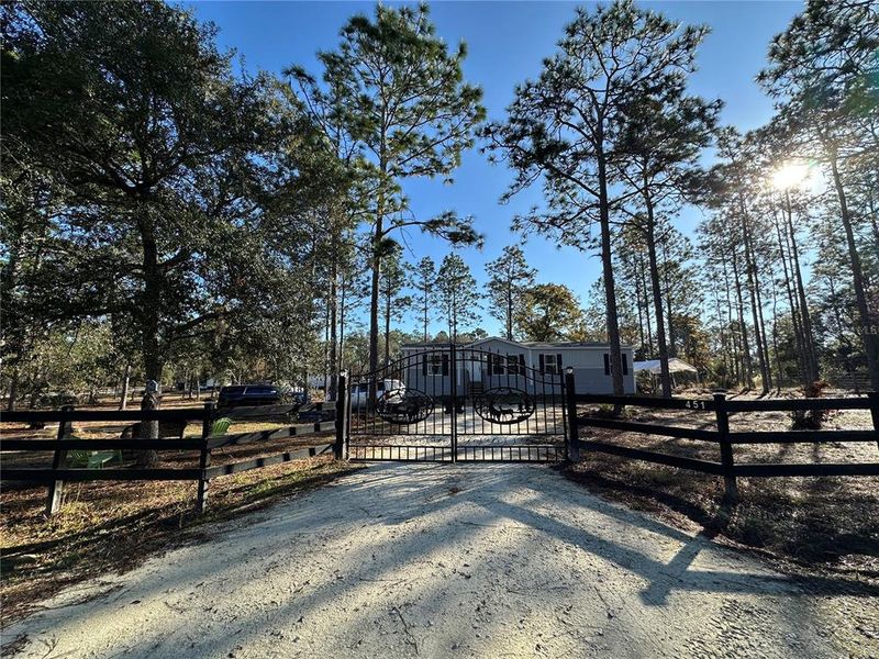 Natural landscape and outdoor views near in Williston (Image 27). Natural landscape and outdoor views near in Williston (Image 27).