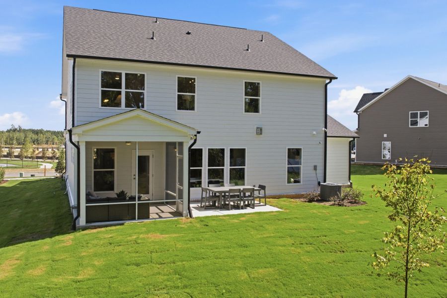 Representative exterior details of a home built from the Continental by Pulte Homes in Mailman Post, Knightdale (Image 3).