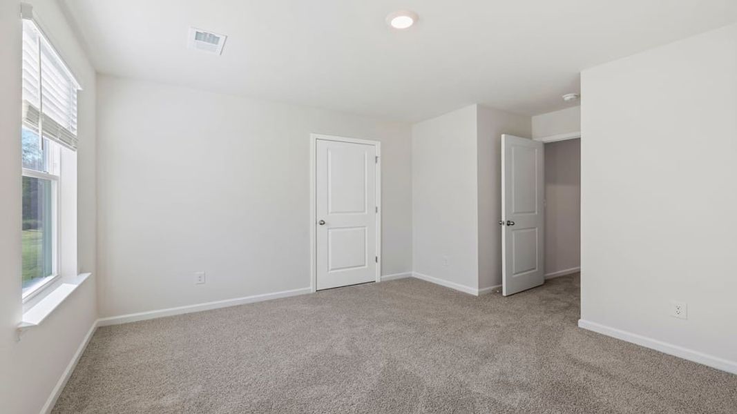 Spacious, unfurnished interior of a new home in Cedar Gap, Fountain Inn (Image 25).