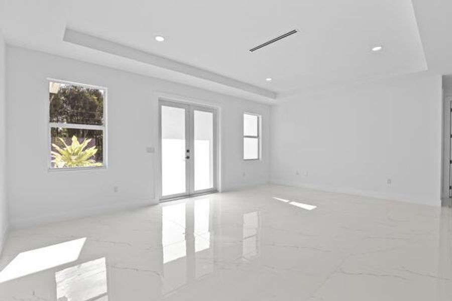 Spacious, unfurnished interior of a new home in , Loxahatchee (Image 39).