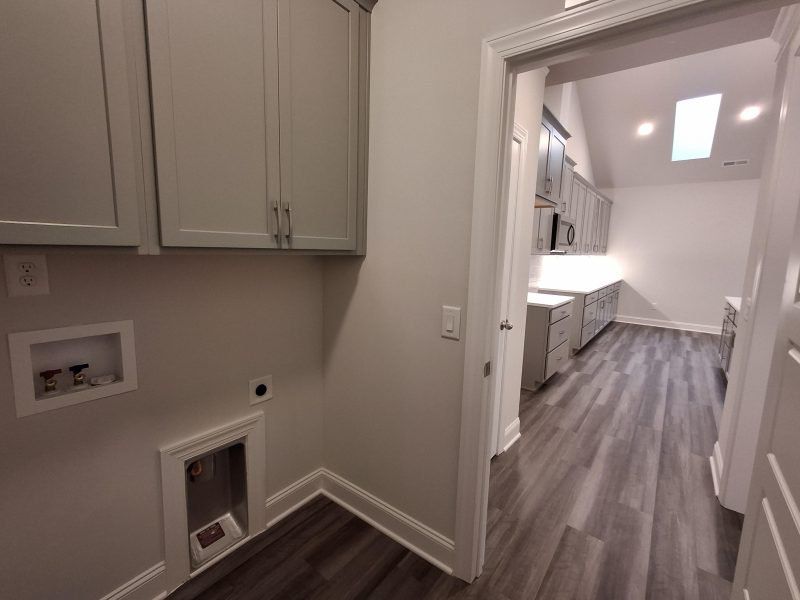 Spacious, unfurnished interior of a new home in Weybridge, Burlington (Image 29). Spacious, unfurnished interior of a new home in Weybridge, Burlington (Image 29).