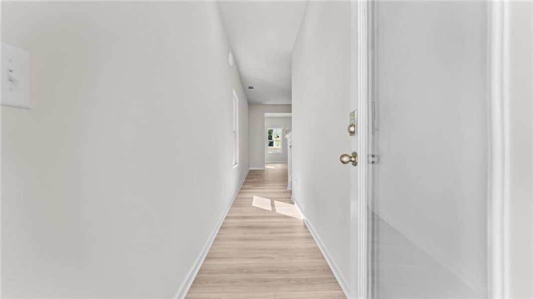 Spacious, unfurnished interior of a new home in Magnolia Trace, Flowery Branch (Image 10).