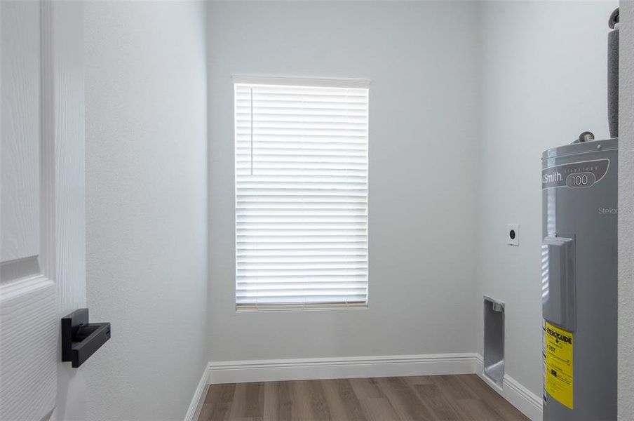 Spacious, unfurnished interior of a new home in , St. Petersburg (Image 20).