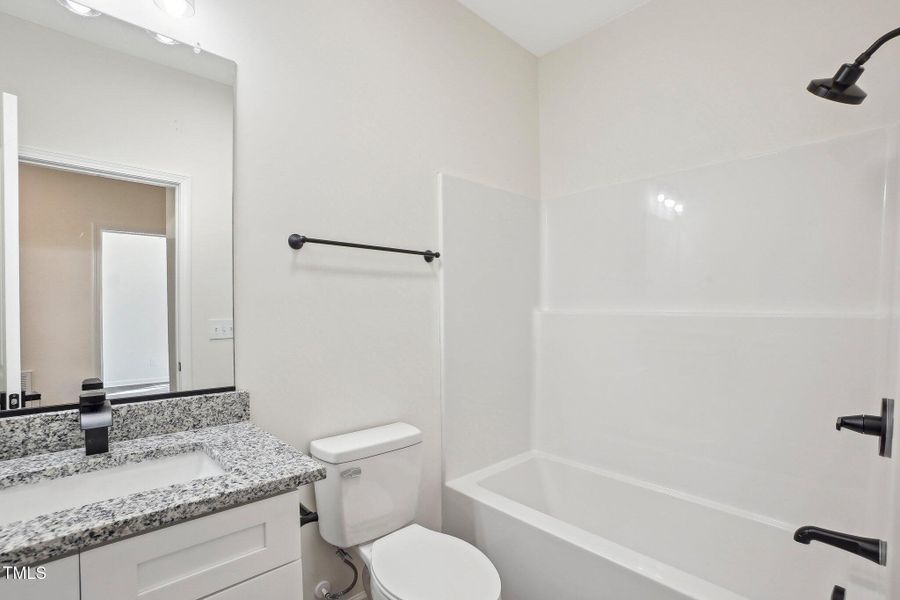 18-web-or-mls-Gilmer St-018 18-web-or-mls-Gilmer St-018