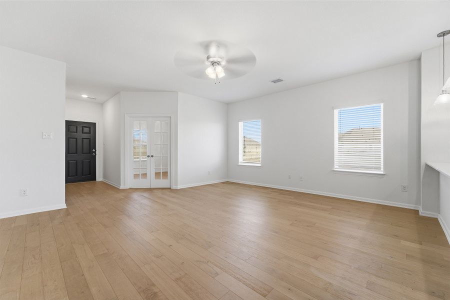 Spacious, unfurnished interior of a new home in Pebblebrook, Sherman (Image 22).