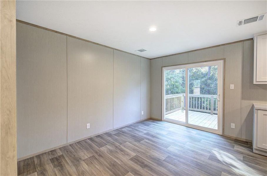 Spacious, unfurnished interior of a new home in , Talking Rock (Image 49).