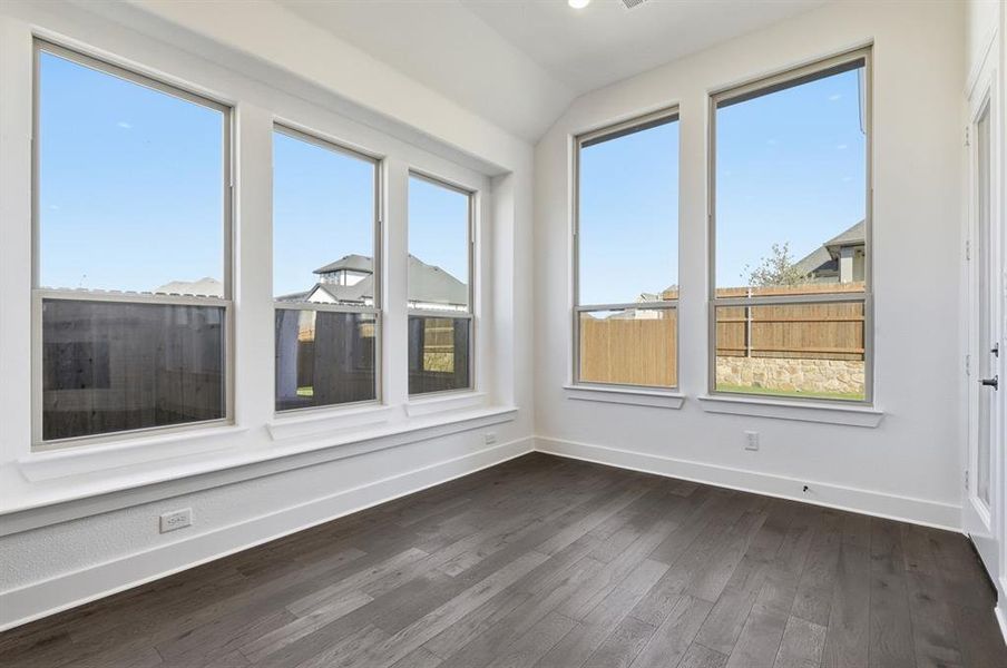 Spacious, unfurnished interior of a new home in Tavolo Park, Fort Worth (Image 24). Spacious, unfurnished interior of a new home in Tavolo Park, Fort Worth (Image 24).