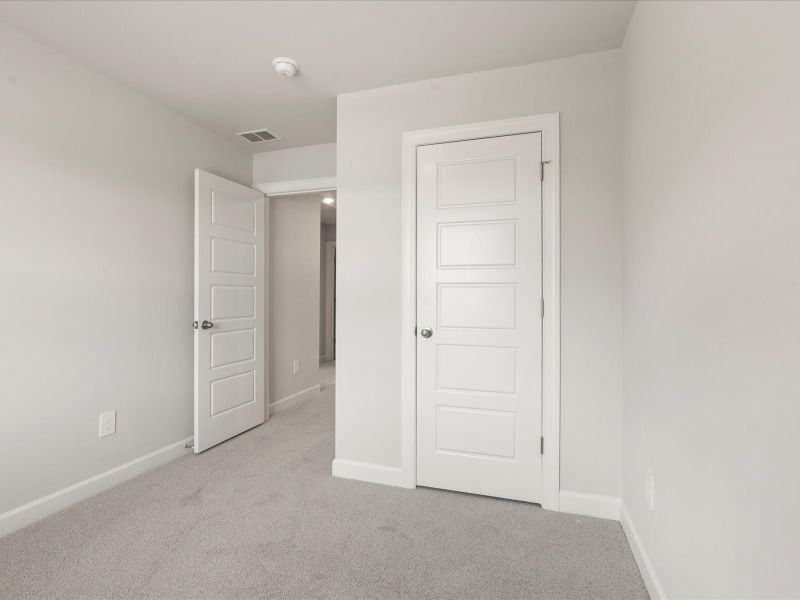 Spacious, unfurnished interior of a new home in Avalon Townes, Lyman (Image 15).