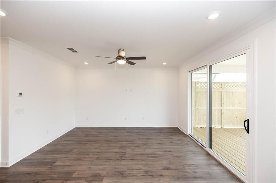 Slab Home - Homesite #172 - family room - Pictures represent a previously built home, not the actual home.