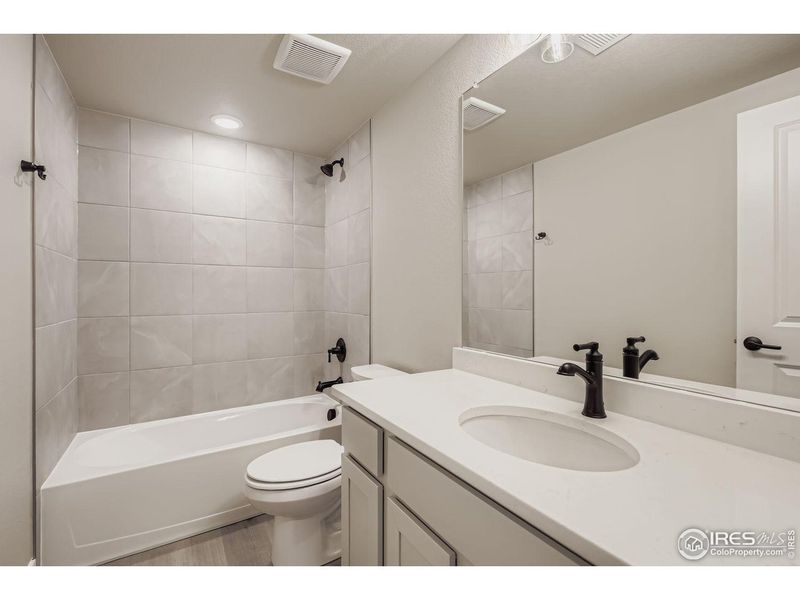 Furnished interior view inside a new home in Country Club Reserve – Fort Collins, Fort Collins (Image 13).