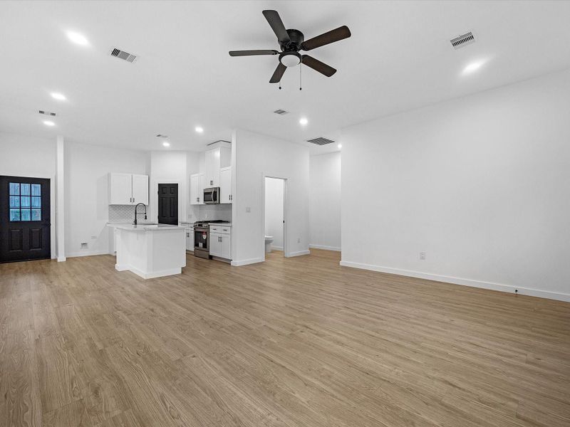 Image 13 of a home in . Image 13 of a home in .