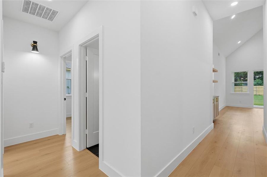 Spacious, unfurnished interior of a new home in , Dallas (Image 16).