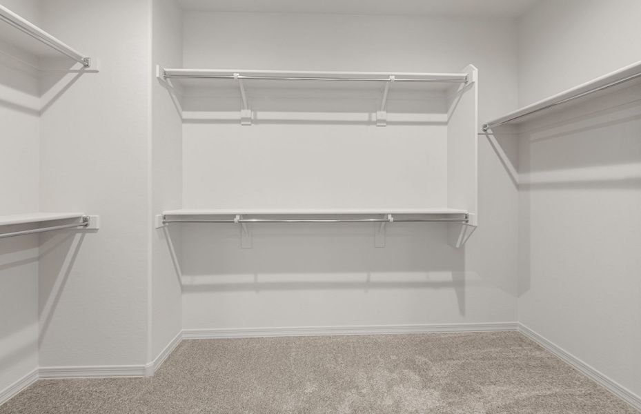 Spacious, unfurnished interior of a new home in Allen Ranches, Litchfield Park (Image 30).