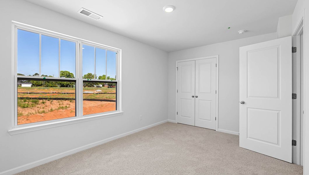 Spacious, unfurnished interior of a new home in Tyger Pines, Moore (Image 16).