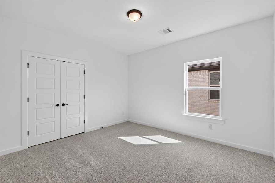 Spacious, unfurnished interior of a new home in Solterra, Mesquite (Image 12).