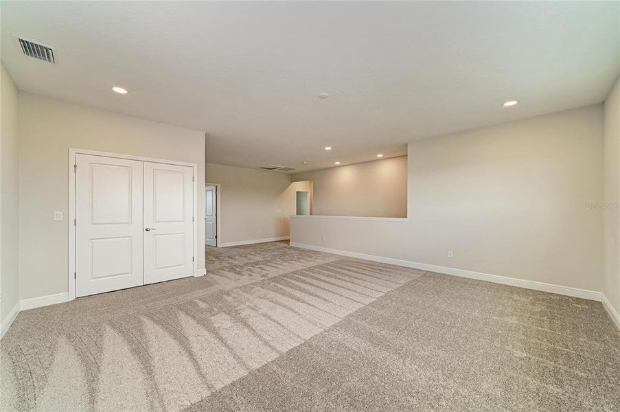 Spacious, unfurnished interior of a new home in North River Ranch, Parrish (Image 39).