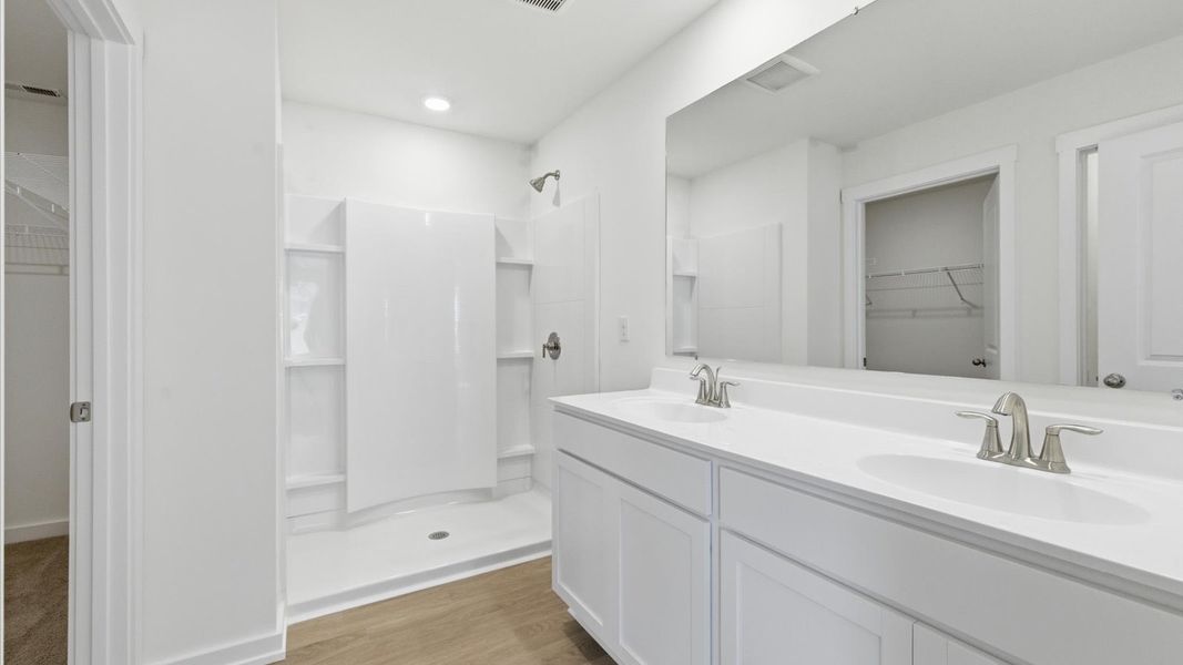 Furnished interior view inside a new home in Oak Hill, Vonore (Image 10).