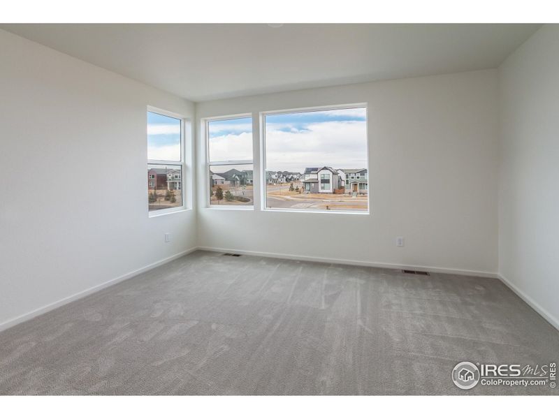 MASTER BEDROOM MASTER BEDROOM
