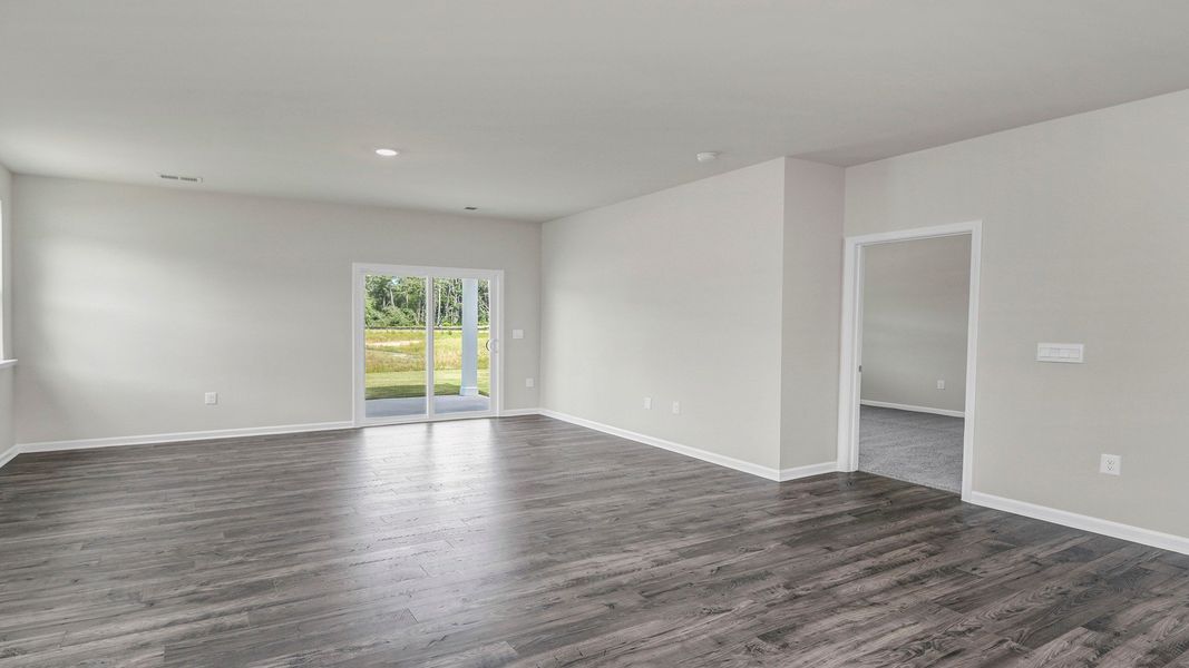 Spacious, unfurnished interior of a new home in Hunter's Branch, Hopkins (Image 11).
