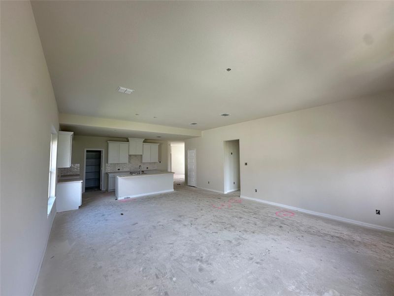 Spacious, unfurnished interior of a new home in Ellis Cove, Seabrook (Image 22).