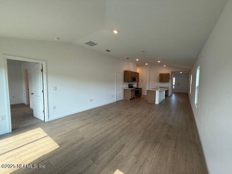 Spacious, unfurnished interior of a new home in Grand Reserve, Bunnell (Image 28).