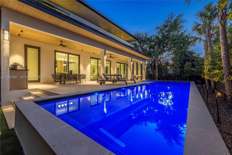 Exterior details and patio area of a home in , Miami (Image 33).