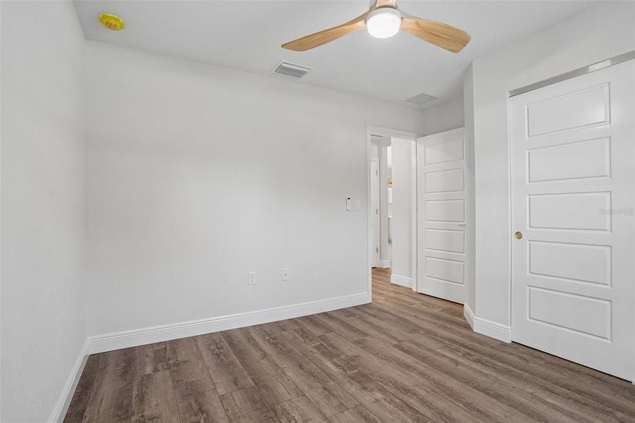 Spacious, unfurnished interior of a new home in , Citrus Springs (Image 21).
