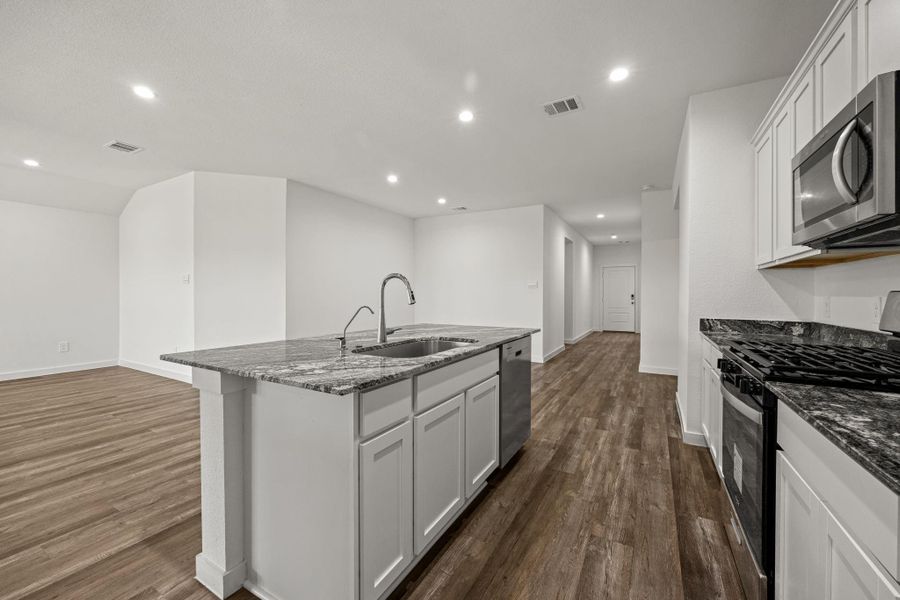 Furnished interior view inside a new home in , Rosharon (Image 12).