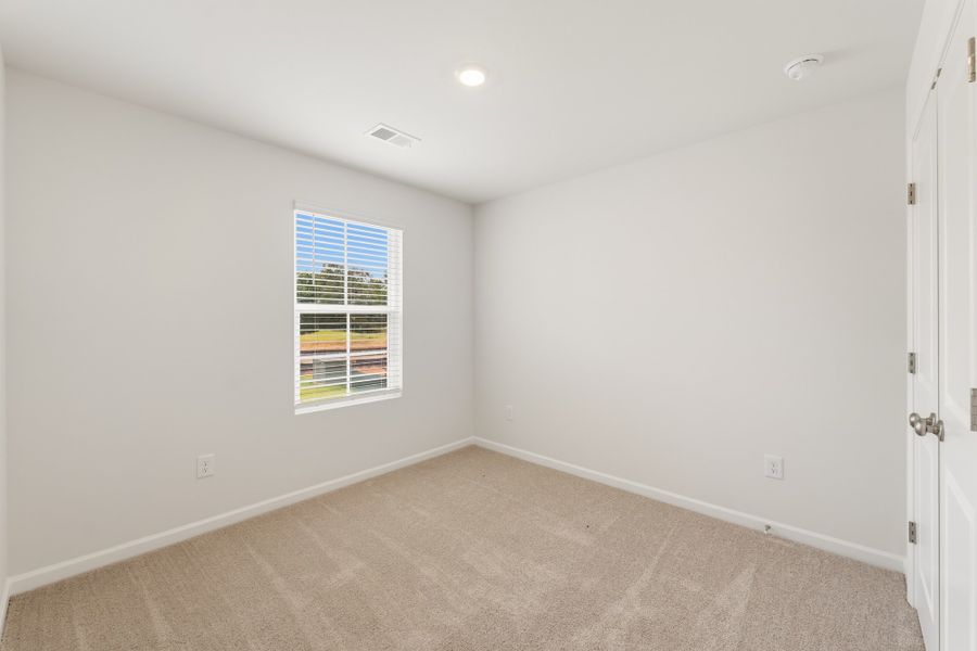 Spacious, unfurnished interior of a new home in Evergreen, Spartanburg (Image 21).