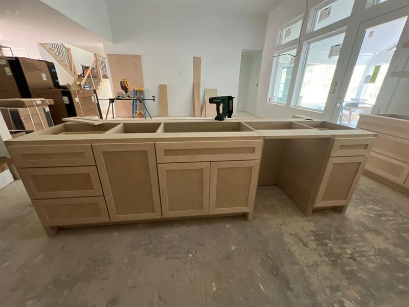 Large island with sink and dishwasher