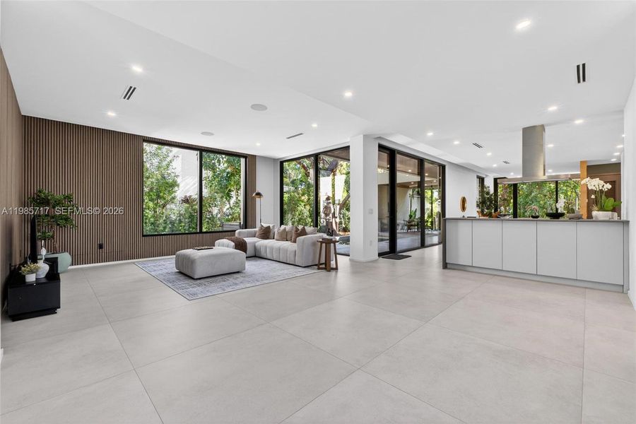 Community amenities in , Miami (Image 76).