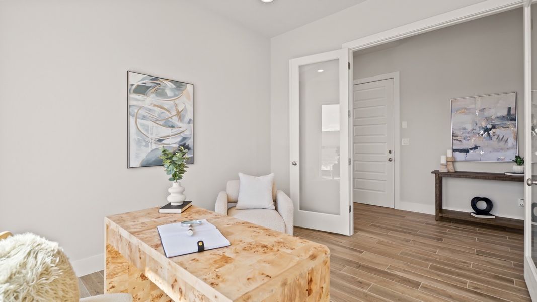 Representative furnished interior of a home built from the 2713F by Perry Homes in Mandarin Grove, Palmetto (Image 19).
