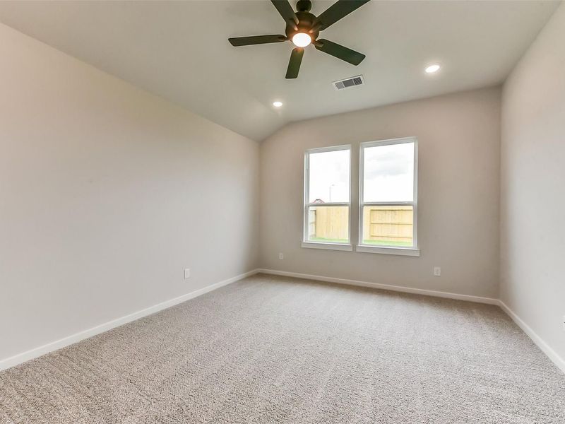 Spacious, unfurnished interior of a new home in Sundance Cove, Crosby (Image 39).